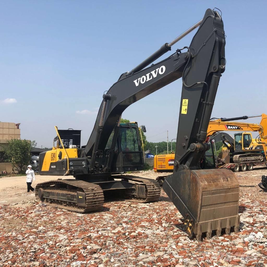 Volvo EC240 Гусеничні екскаватори