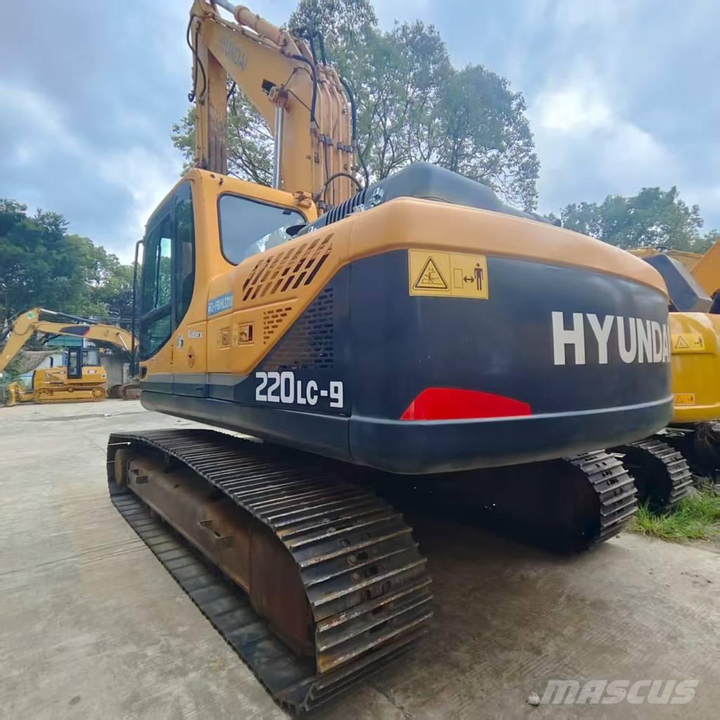 Hyundai R220LC-9S Гусеничні екскаватори
