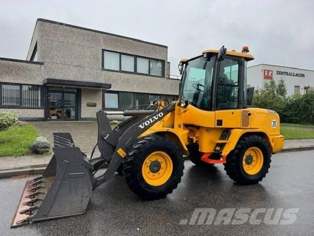 Volvo L 30 G Фронтальні навантажувачі