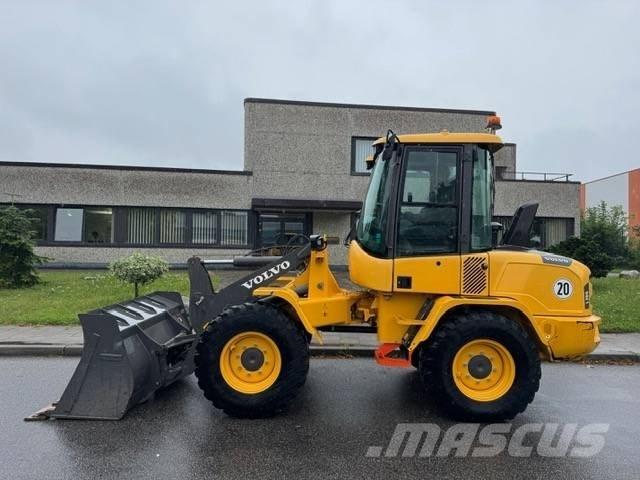 Volvo L 30 G Фронтальні навантажувачі