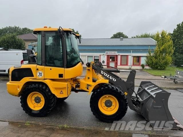Volvo L 30 G Фронтальні навантажувачі