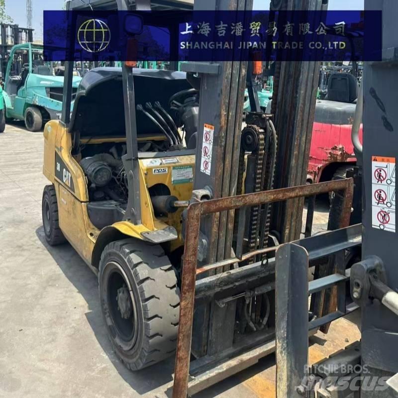 CAT DP 35 N Дизельні навантажувачі