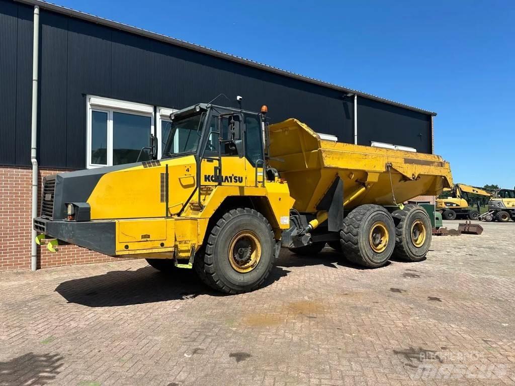 Komatsu HM300-2 Зчленовані самоскиди