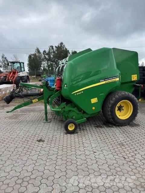 John Deere F 440 R Рулонні прес-підбирачі