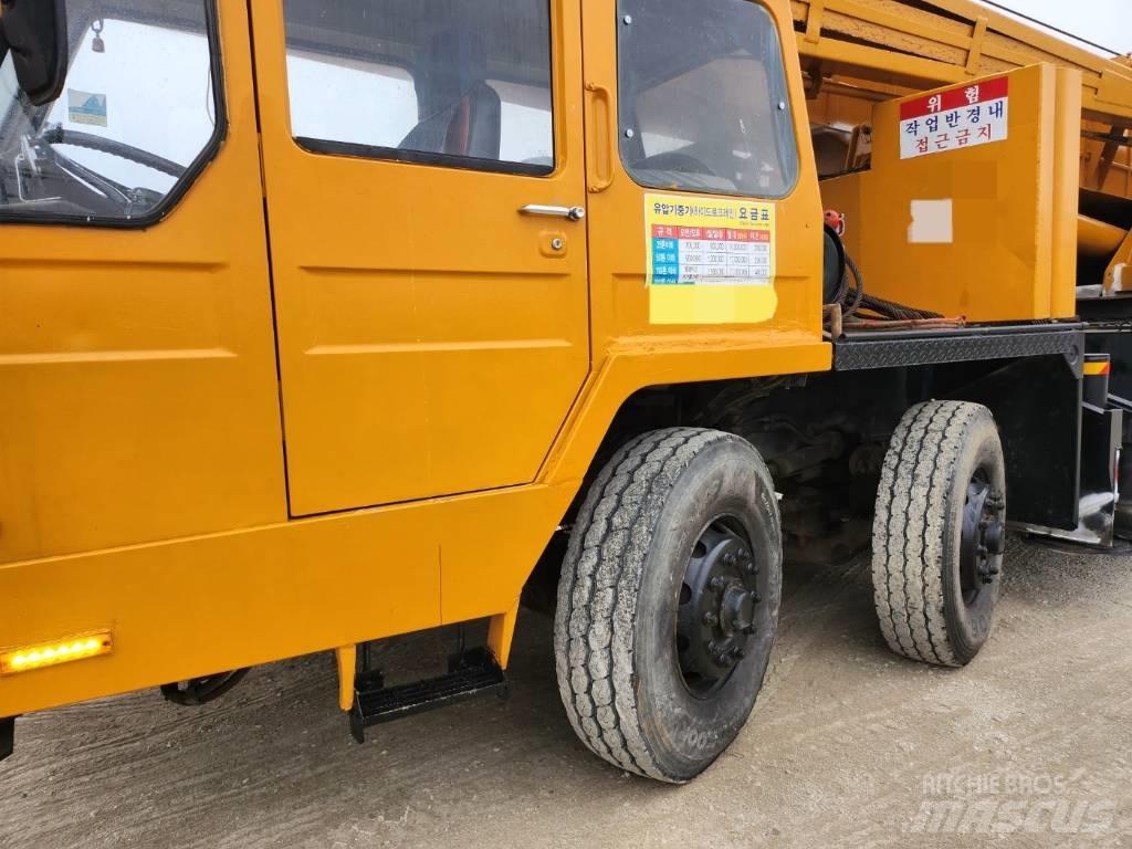 Hyundai HC 50 автокрани
