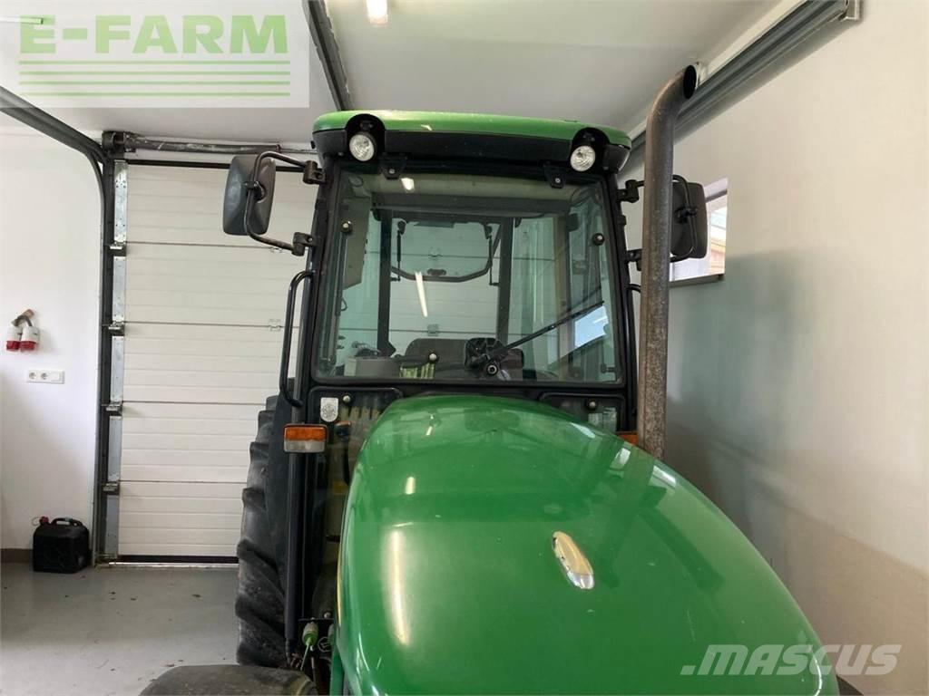 John Deere 5515F Трактори