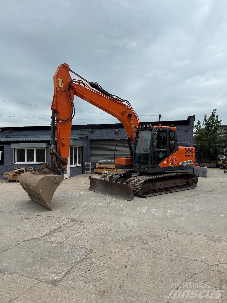 Doosan DX 140 LC Гусеничні екскаватори