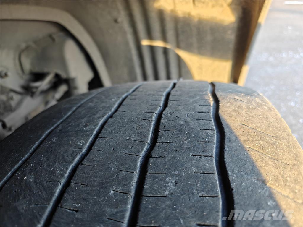 Scania P94 Фургони