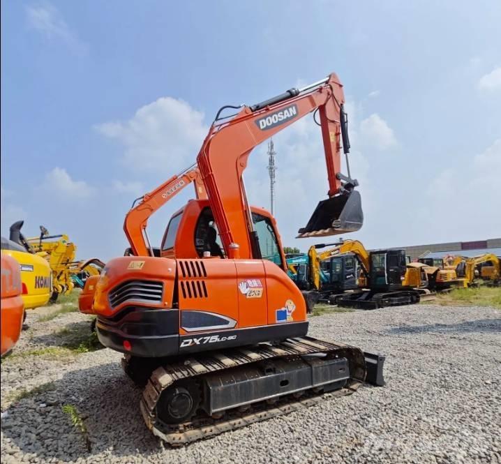 Doosan DX75-9C Середні екскаватори 7т. - 12т.