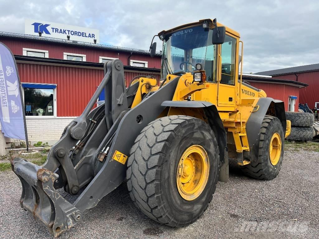 Volvo L 120 E Фронтальні навантажувачі