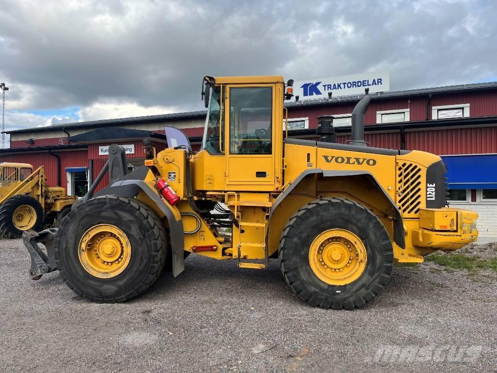 Volvo L 120 E Фронтальні навантажувачі