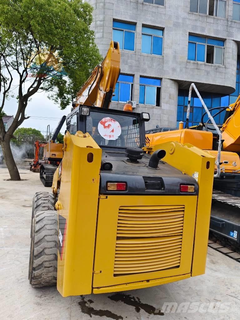 CAT 226 C Міні-навантажувачі