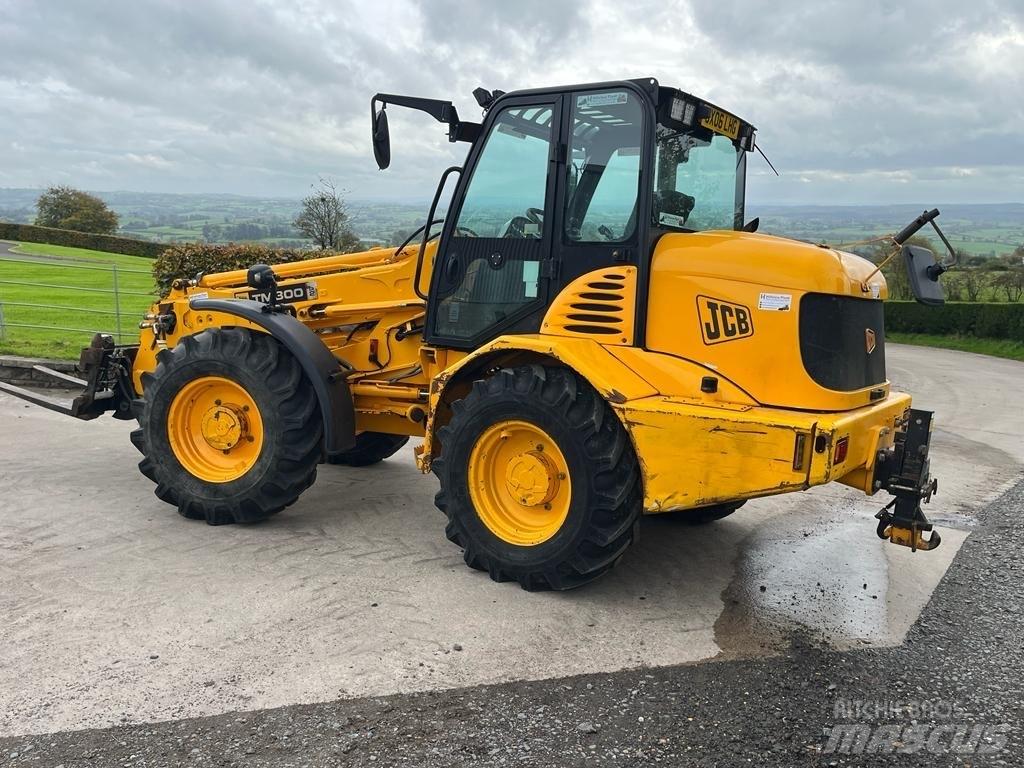 JCB TM 300 Телескопічний навантажувач