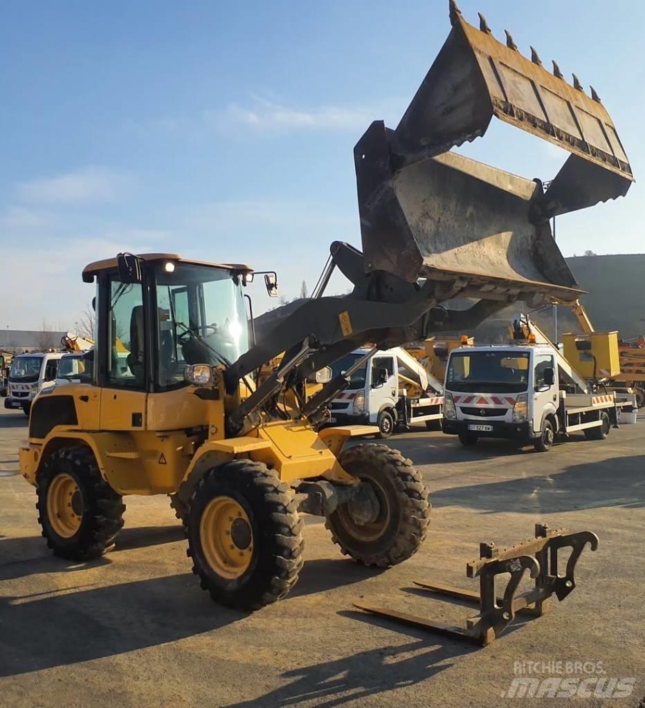 Volvo L30G Фронтальні навантажувачі