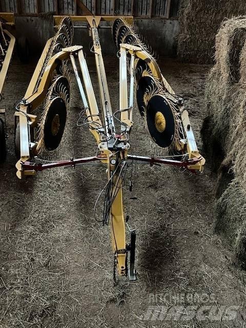 Vermeer VR1428 Граблі і сінозворушувачі