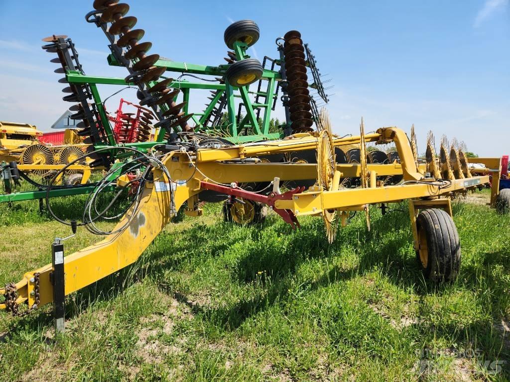 Vermeer VR1428 Граблі і сінозворушувачі