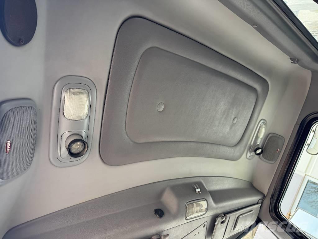 Peterbilt 389 Тягачі