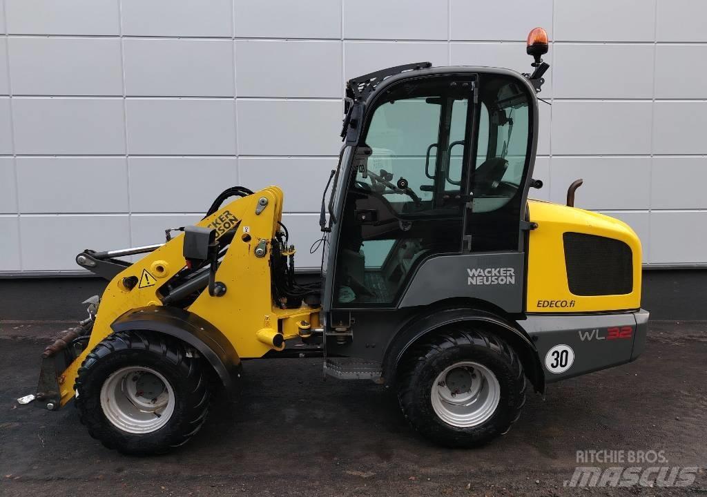 Wacker Neuson WL 32 Фронтальні навантажувачі