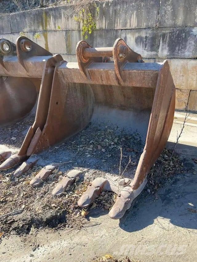 Komatsu PC 400 Гусеничні екскаватори