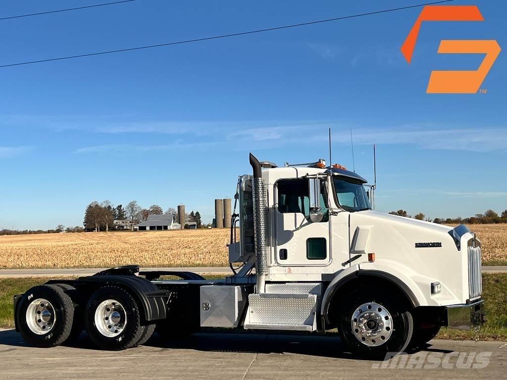 Kenworth T 800 Тягачі