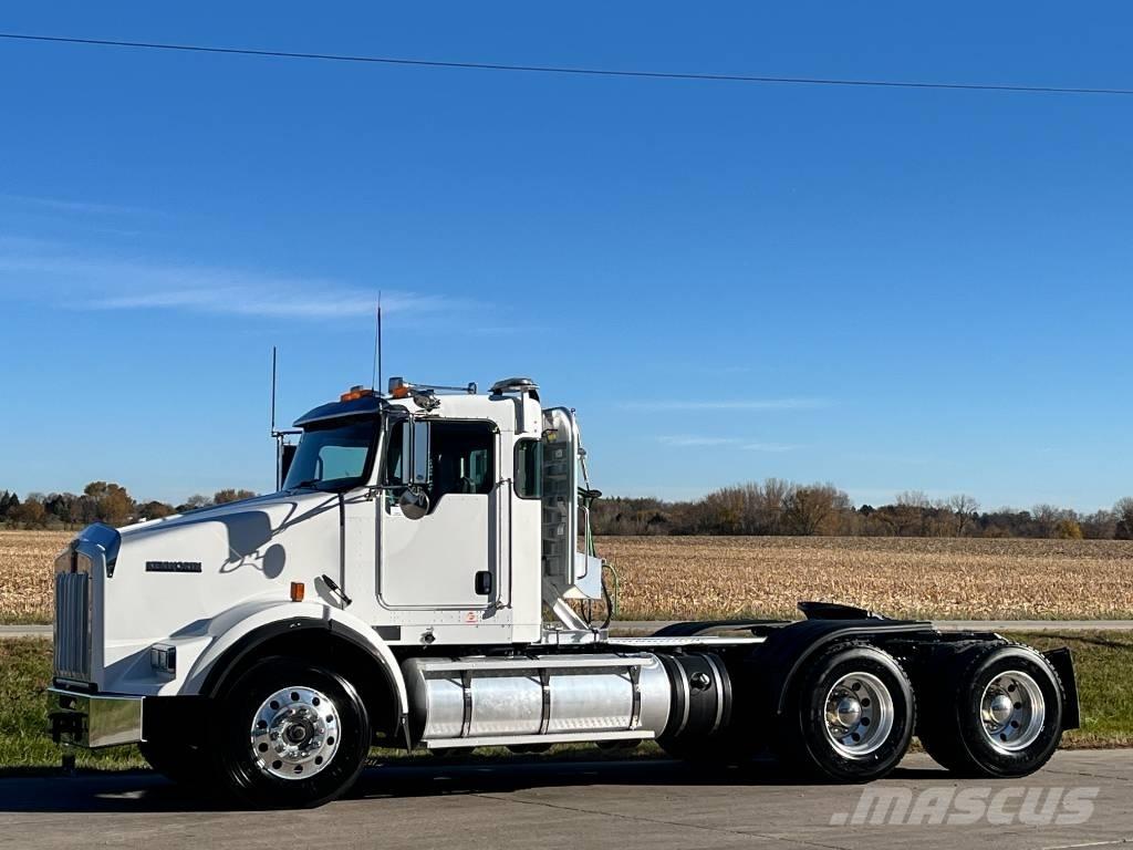 Kenworth T 800 Тягачі