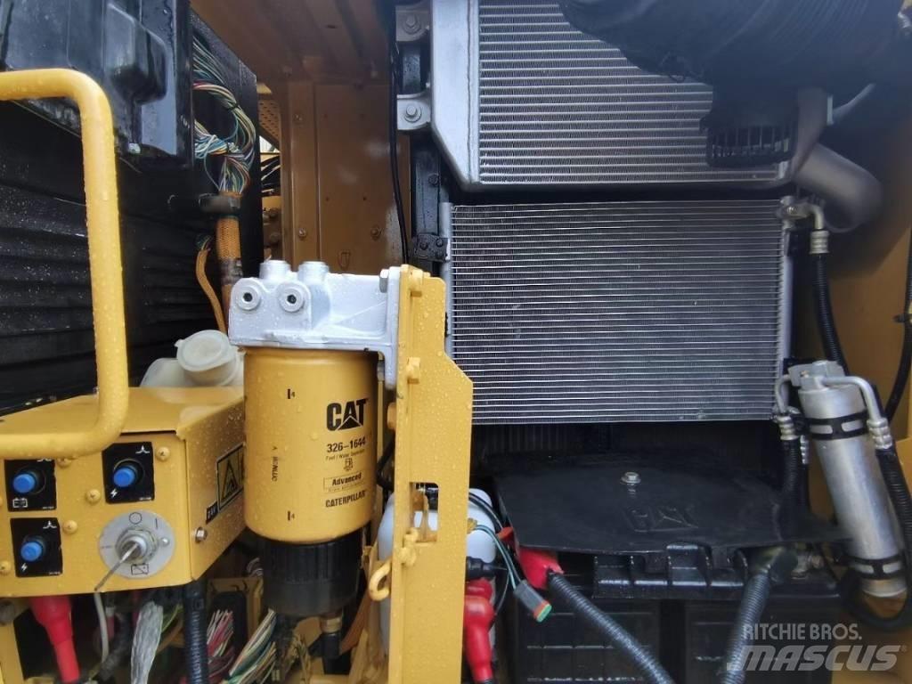 CAT 313D2GC Середні екскаватори 7т. - 12т.