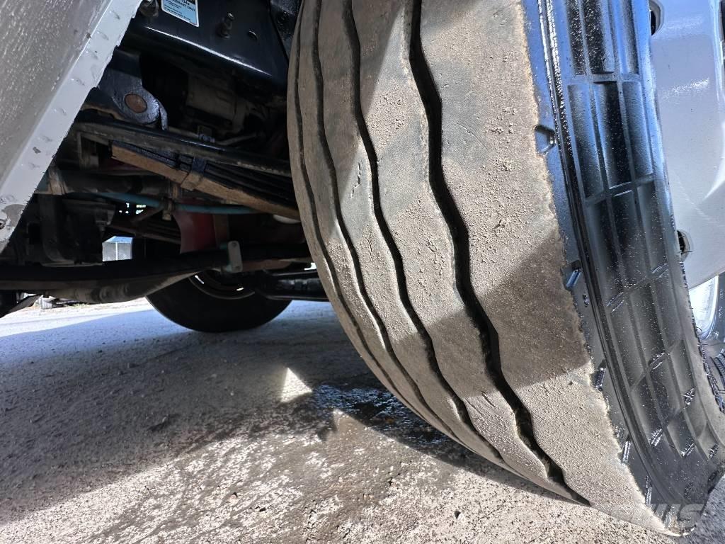 Mack LEU 613 Сміттєвози