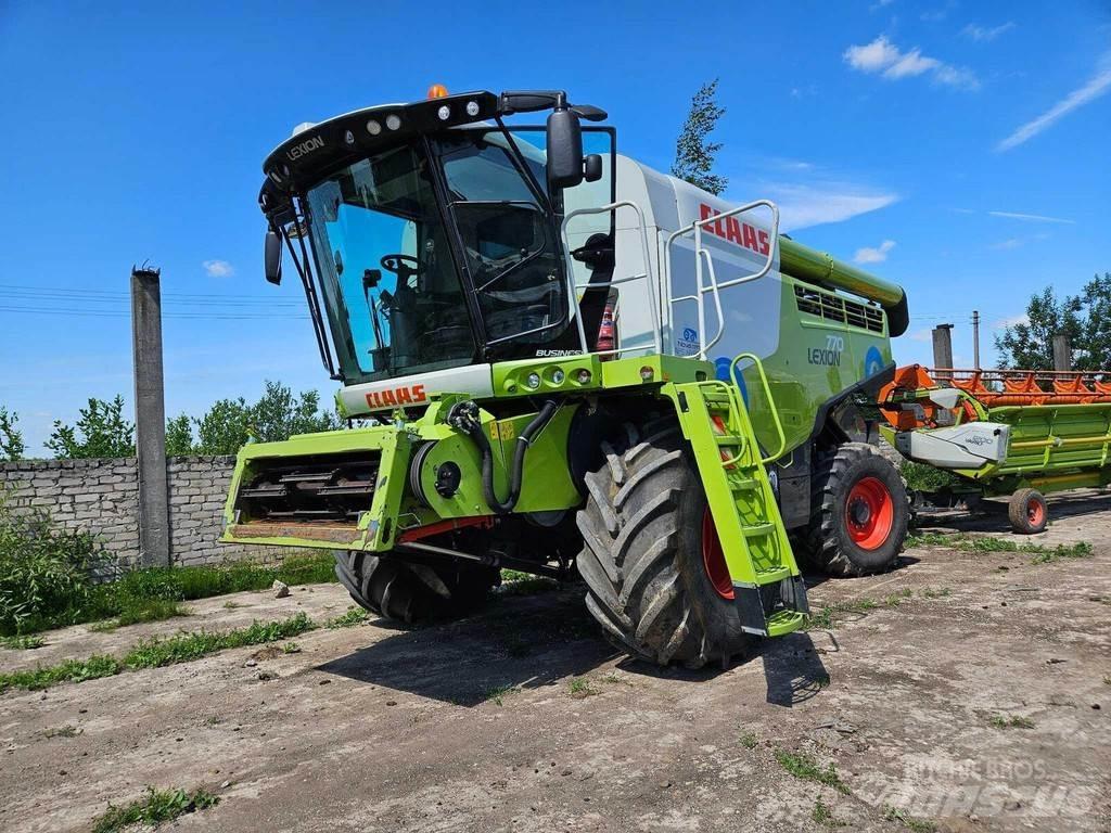 CLAAS Lexion 770 Зернозбиральні комбайни