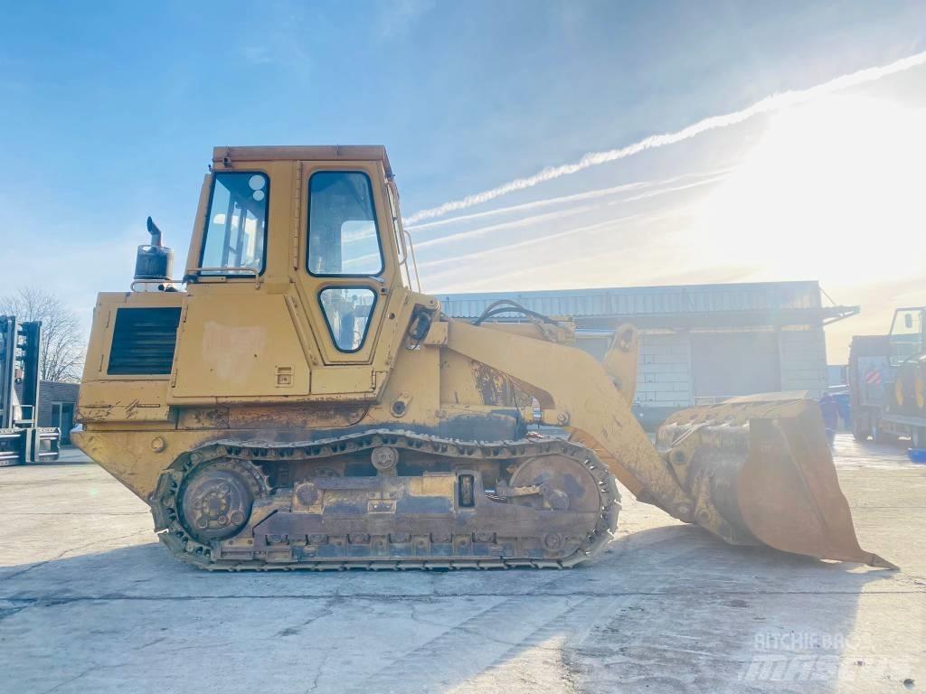 CAT 943 LGP Гусеничні вантажники