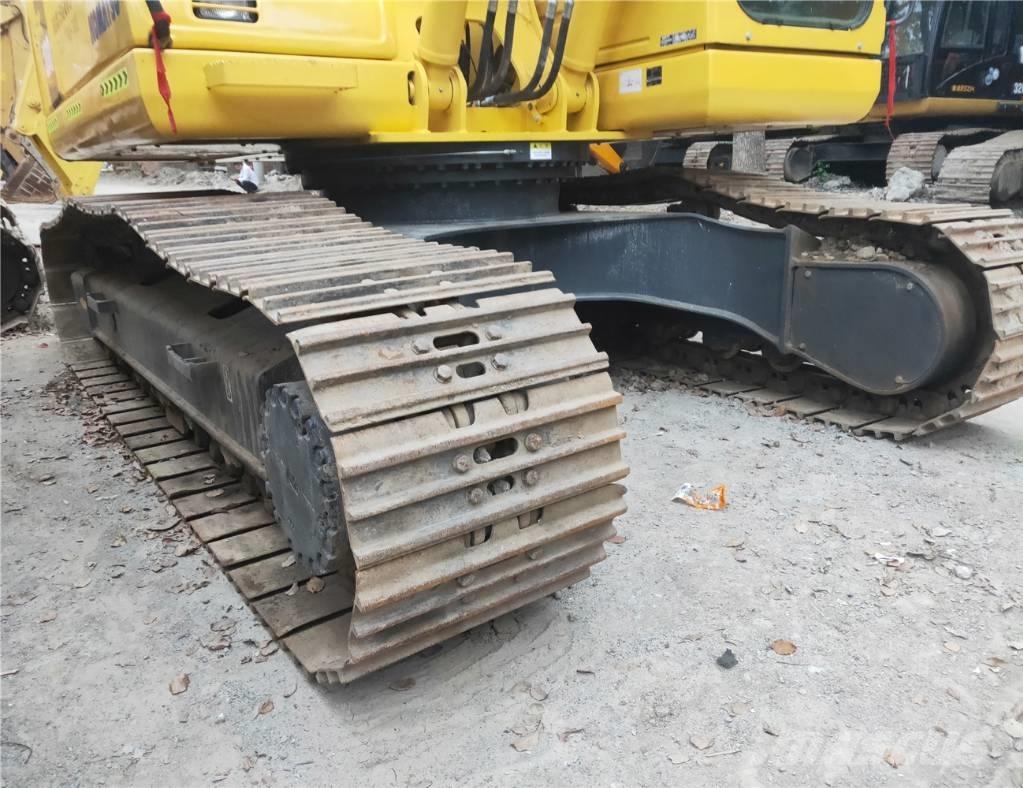 Komatsu PC200-7 Гусеничні екскаватори