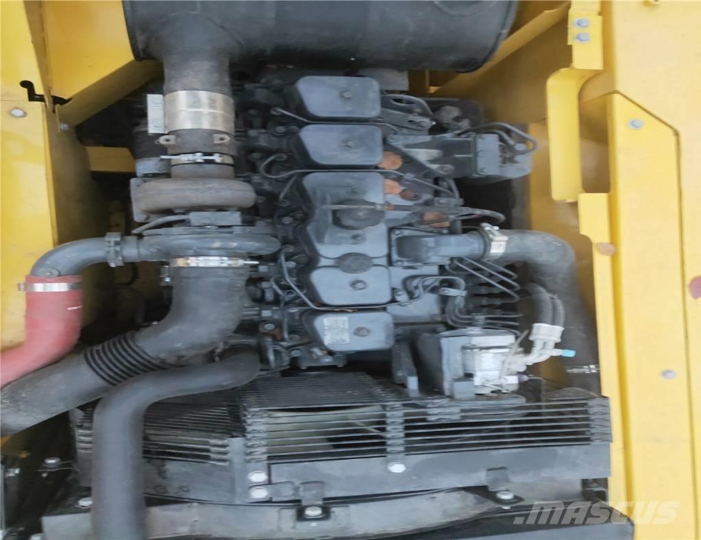 Komatsu PC200-7 Гусеничні екскаватори