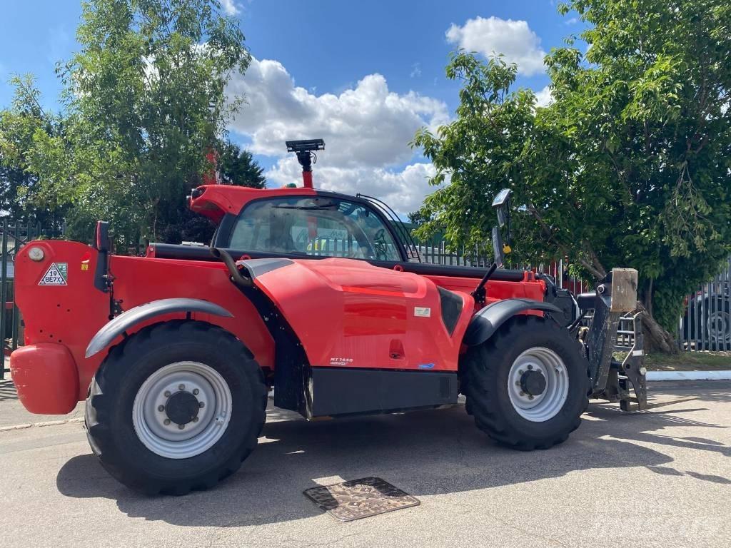 Manitou MT 1440 Телескопічні навантажувачі