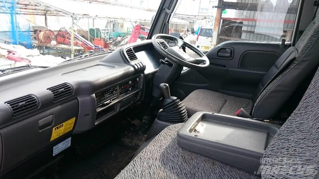 Isuzu KC-NKR66ED Самоскиди
