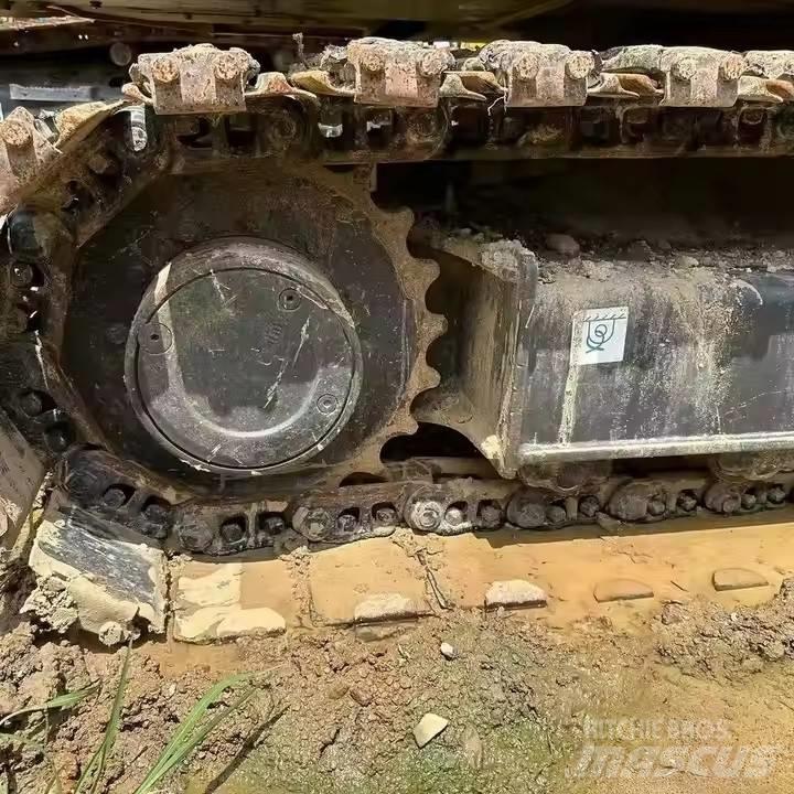 Komatsu PC70 Гусеничні екскаватори