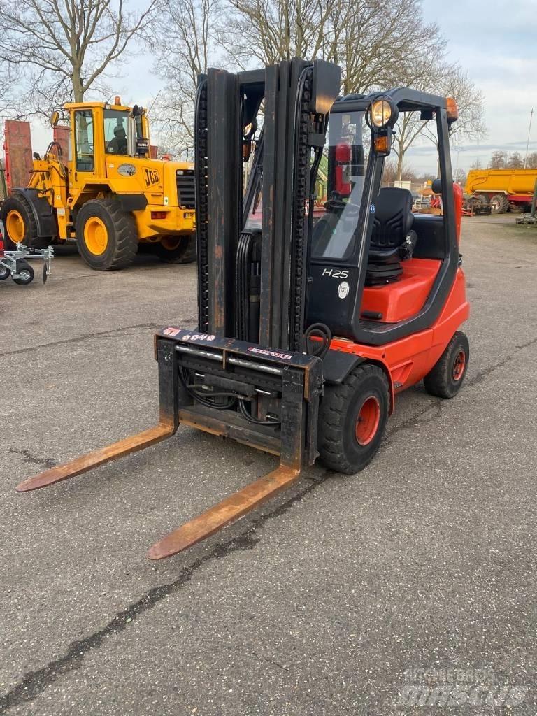 Linde H25T Газові навантажувачі