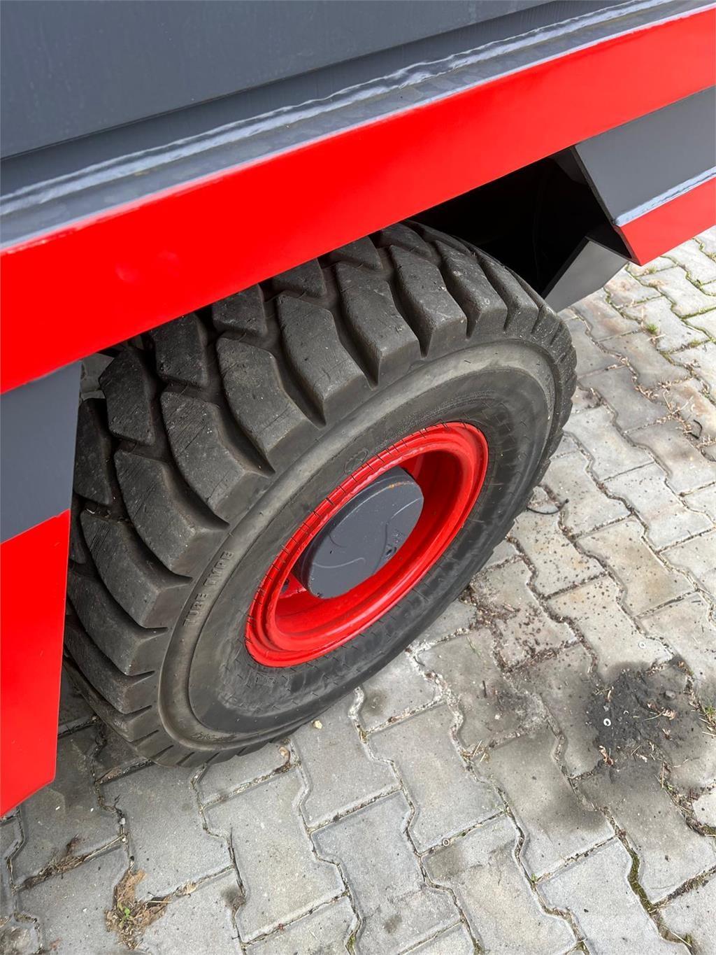 Linde S50D Бокові навантажувачі