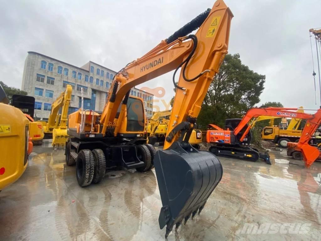 Hyundai 150W -7 Колісні екскаватори
