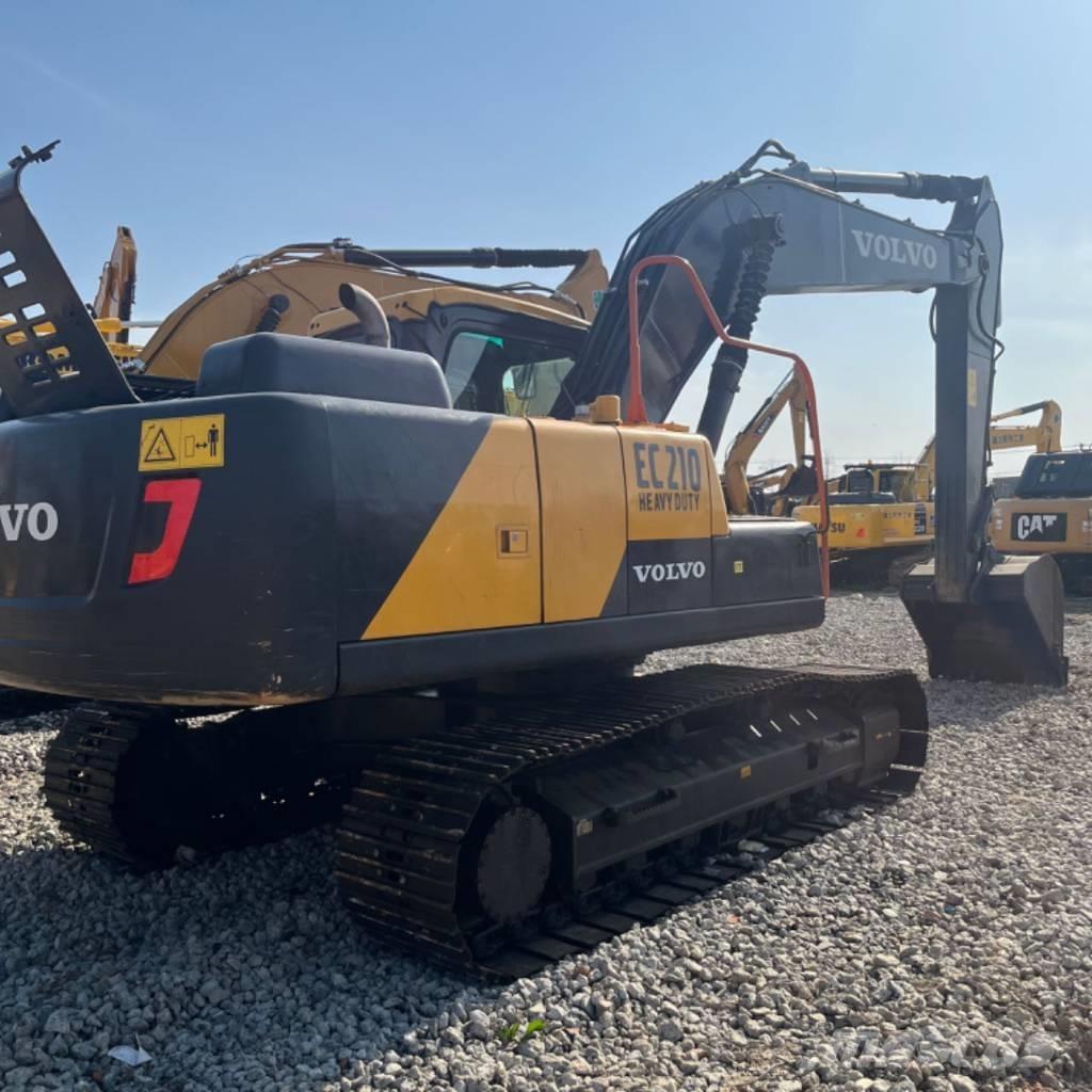 Volvo EC 210 Гусеничні екскаватори