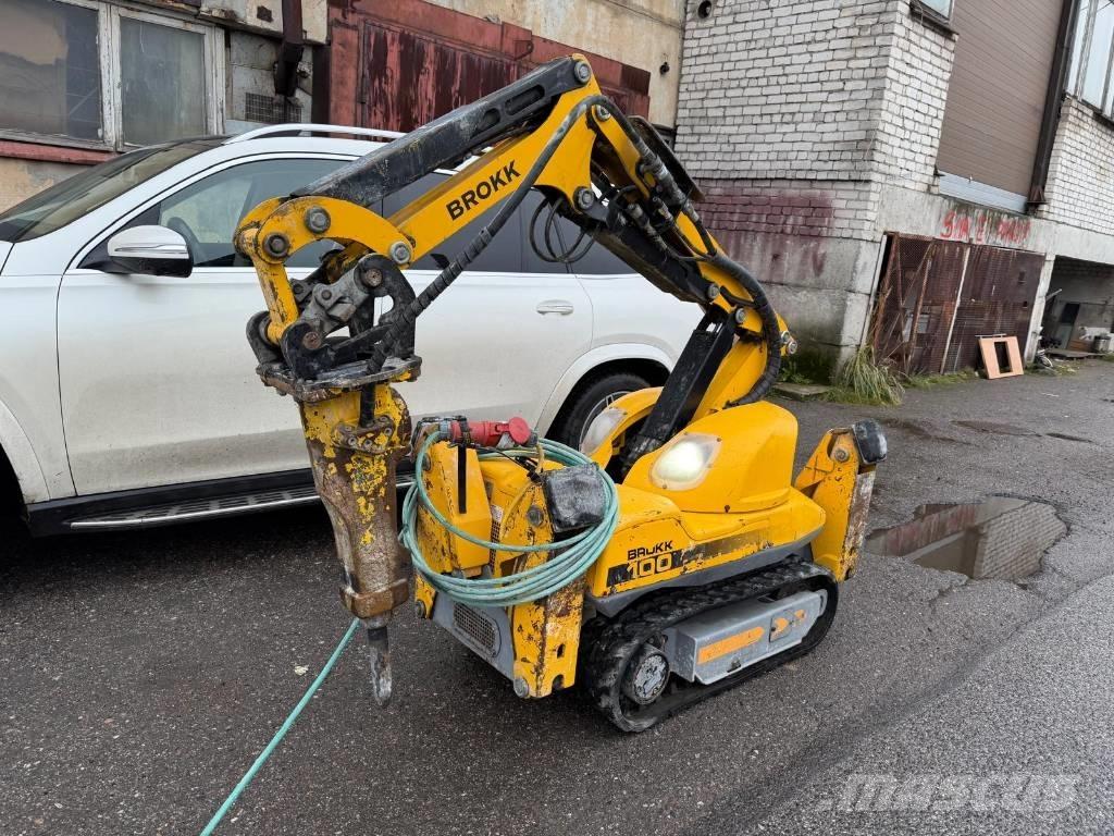 Brokk 100 Екскаватори для знесення споруд