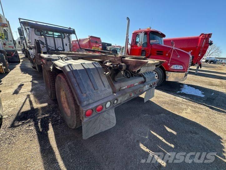 Freightliner M2 Контейнеровози