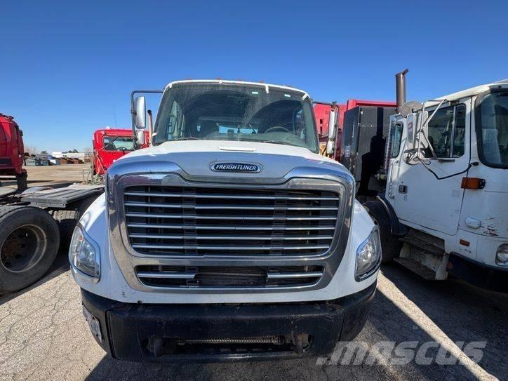 Freightliner M2 Контейнеровози