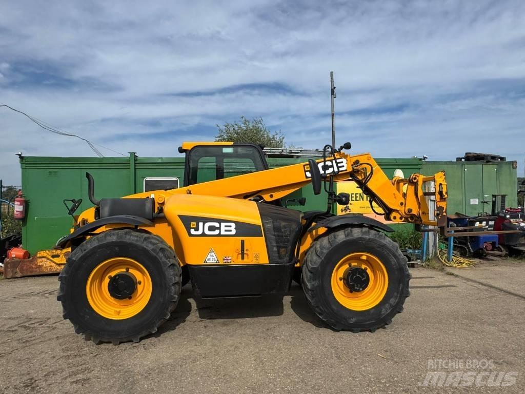 JCB 526-56 Agri Телескопічний навантажувач