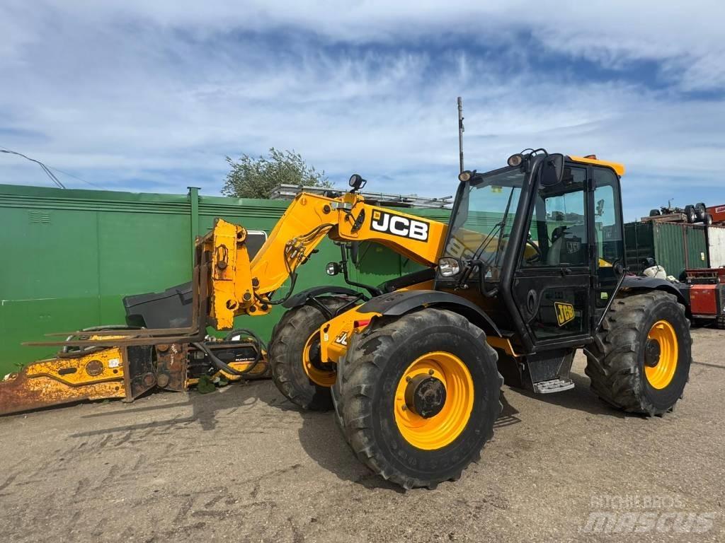 JCB 526-56 Agri Телескопічний навантажувач