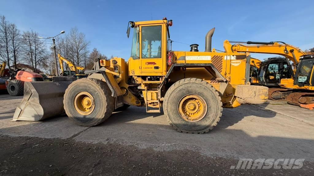 Volvo L 120 D Фронтальні навантажувачі