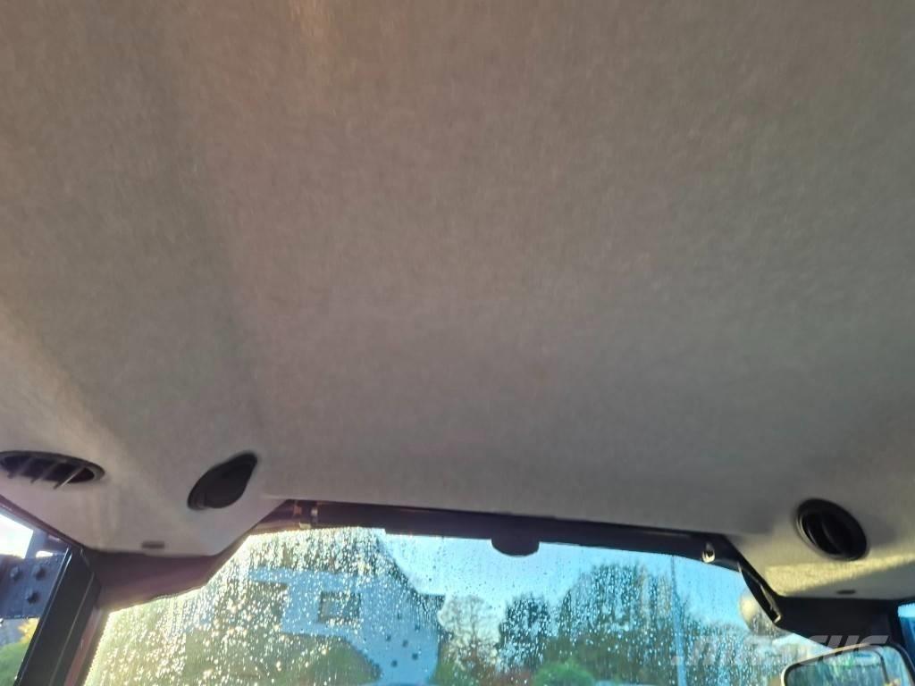 Valtra A105 HiTech Трактори