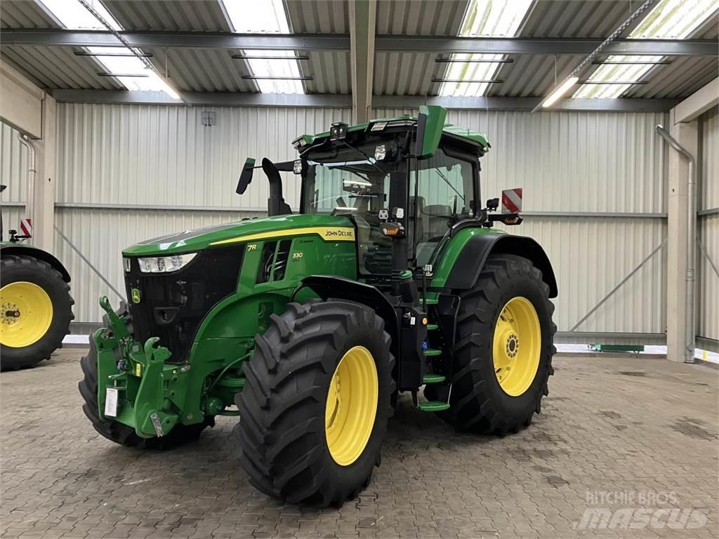 John Deere 7R 330 Трактори