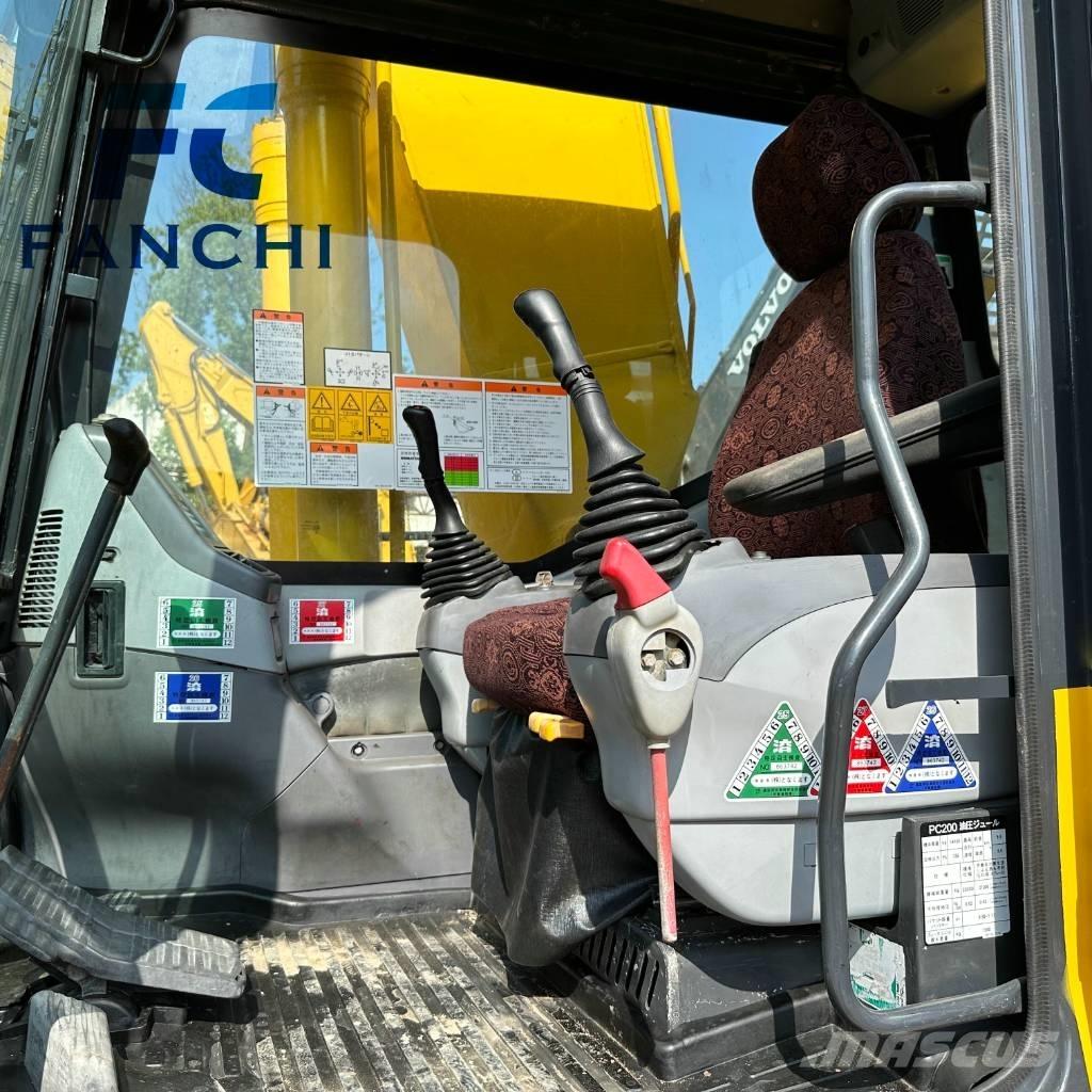 Komatsu PC 200-8 Гусеничні екскаватори
