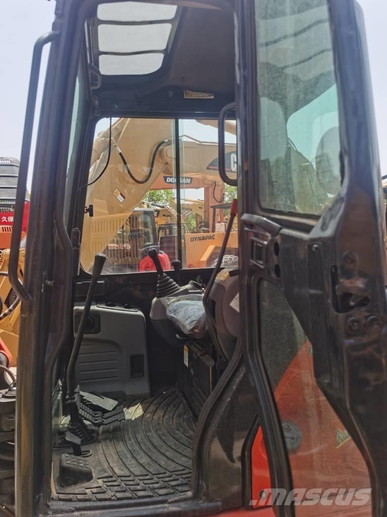 Kubota KX 155 Гусеничні екскаватори