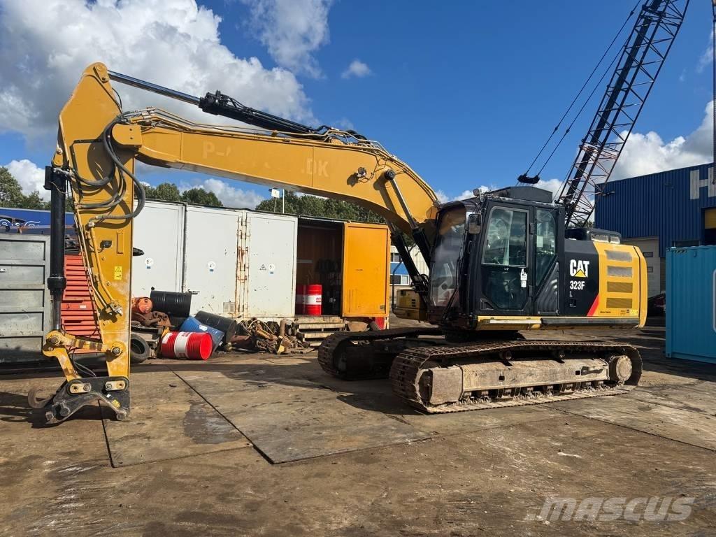 CAT 323 F L Гусеничні екскаватори