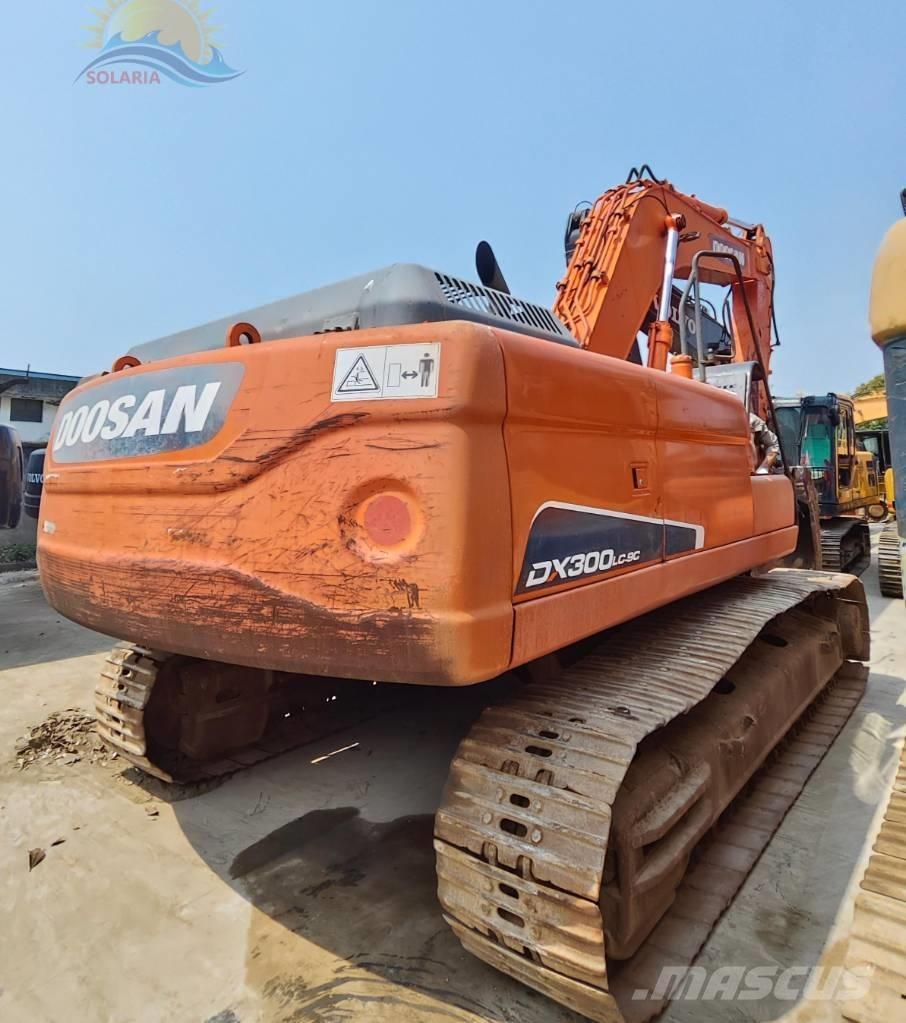 Doosan DX 300 LC Гусеничні екскаватори